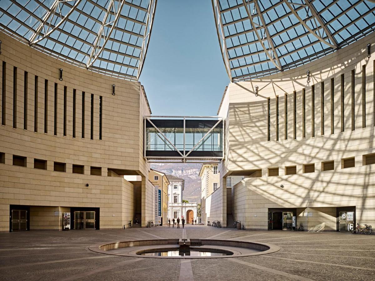 Smart Apartments Palazzo Mazzini Роверето Екстериор снимка