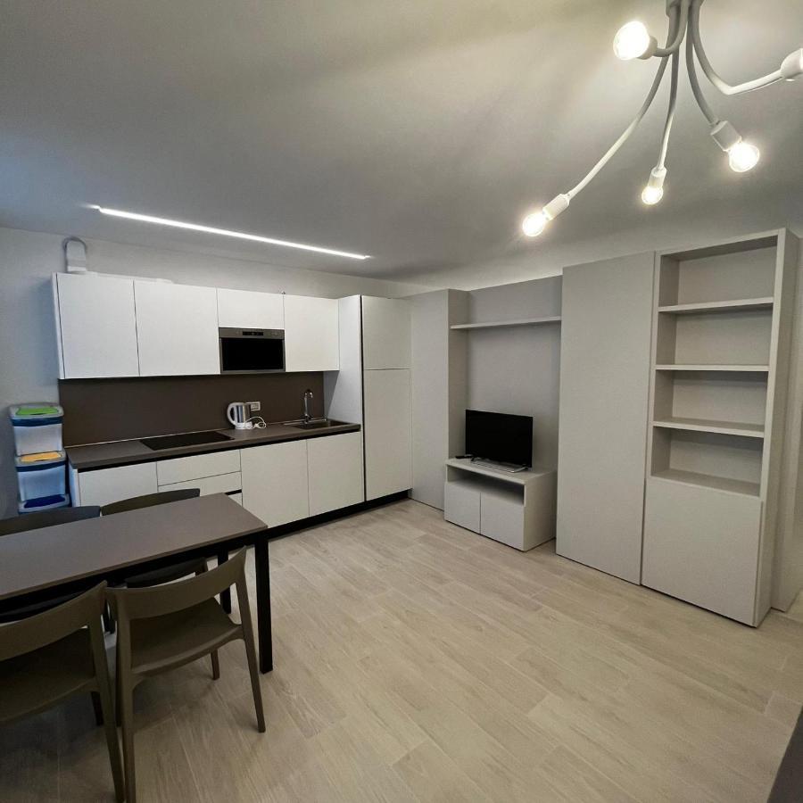 Smart Apartments Palazzo Mazzini Роверето Екстериор снимка