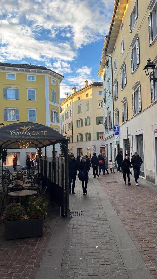 Smart Apartments Palazzo Mazzini Роверето Екстериор снимка